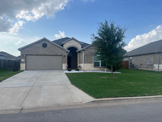 1208 Bending Branch Way